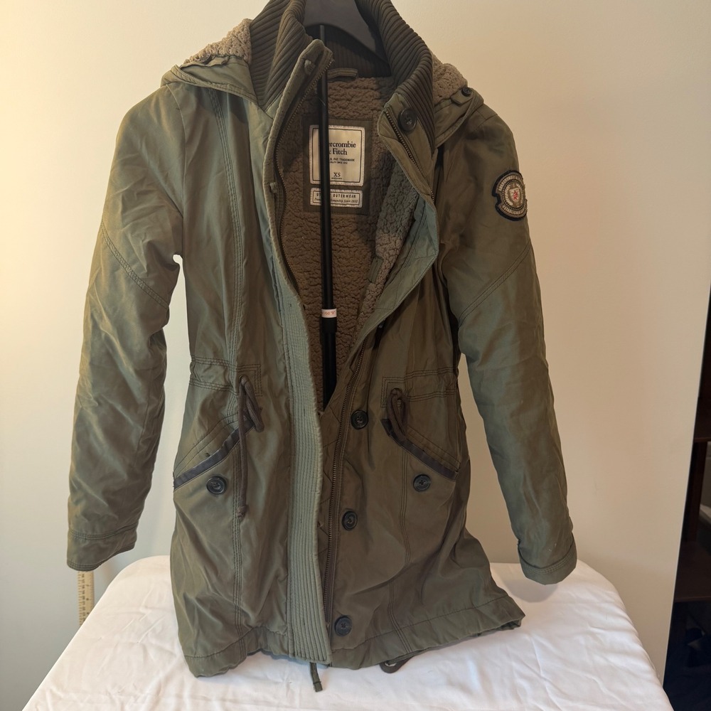 Abercrombie & Fitch Women XS Olive Green Sherpa Lined Utility Parka Jacket